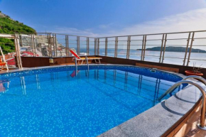 A&S Penthouse with pool and sea view